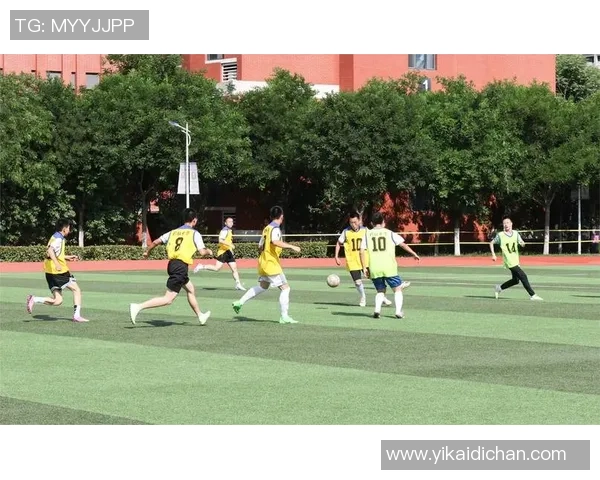 校园足球盛会迎来明星球员点燃青春激情与梦想