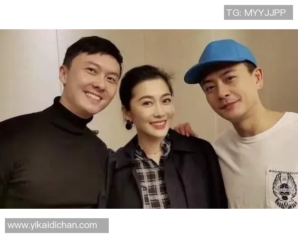 足球明星在亚洲的爱情故事与他们的妻子们的生活点滴揭秘